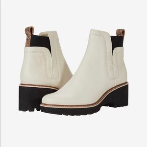 Dolce Vita Huey H2O, cream leather. New.